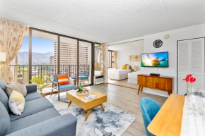 Charming Condo Steps from Waikiki Beach with Parking!
